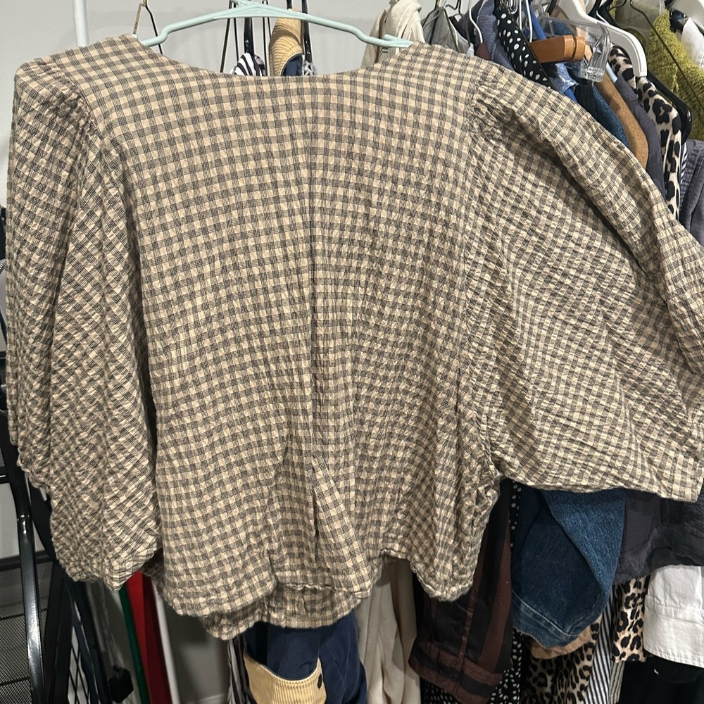 Levi’s Plaid Puff Sleeve Blouse